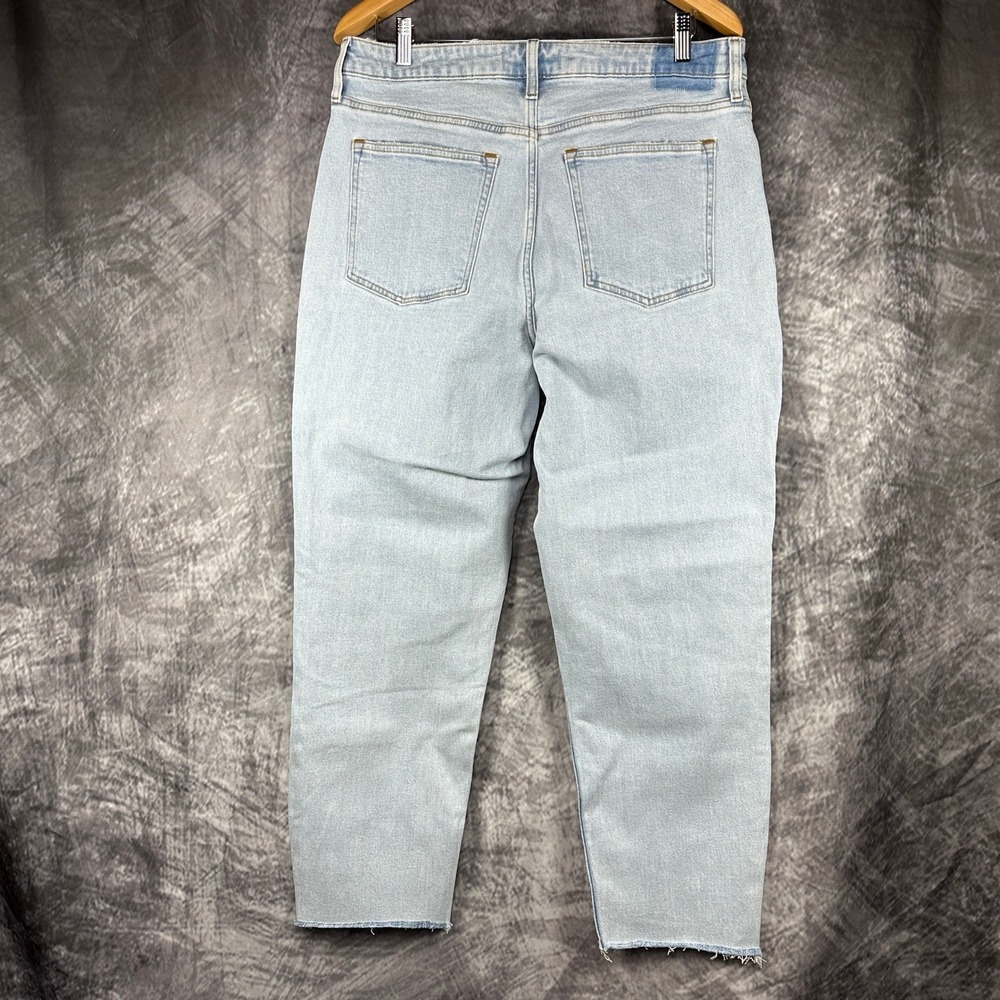 Abercrombie Curve Love Mom Jeans Womens 32 sz 14 High Rise Light Wash Denim NWT - Picture 2 of 8